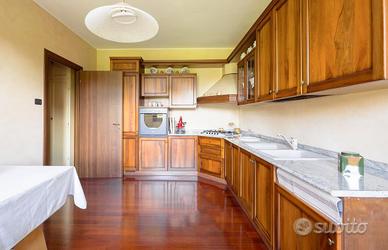 Cucina in legno massello