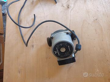 Pompa acqua per caldaia 