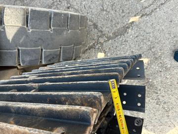 G09- Cingoli in ferro 400x52.5x72 400x37x140