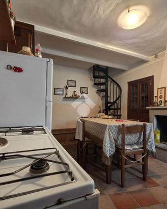 PALAZZINA A PESCOSOLIDO