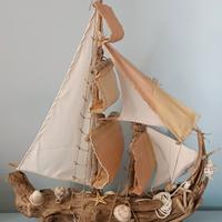 Galeone con legno di mare