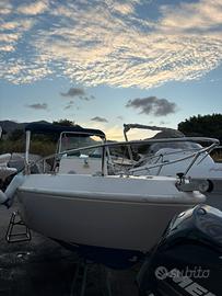 Barca open con motore