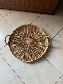 Vassoio con manici in vimini