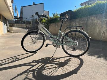 Bicicletta da ragazza da vedere!