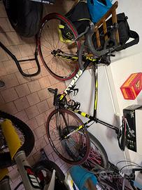 Bicicletta da corsa carbonio