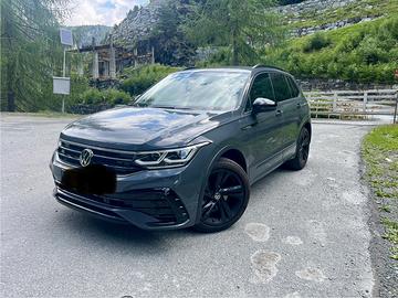 Volkswagen Tiguan R Line total Black