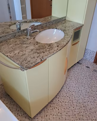 Mobile  bagno  completo. 