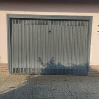 Porta basculante box in lamiera 