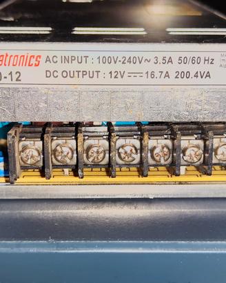 alimentatore per led 12v