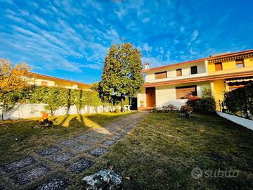 Graziosa Porzione di Bifamiliare