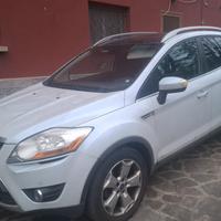 Auto suv 4x4 Ford kuga