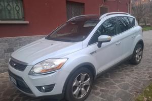 Auto suv 4x4 Ford kuga
