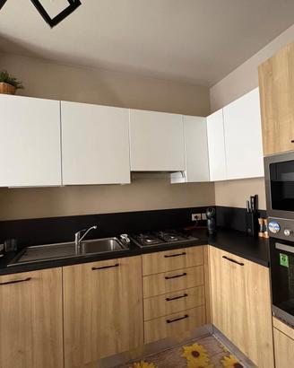 cucina su misura realizzata da mobilificio 