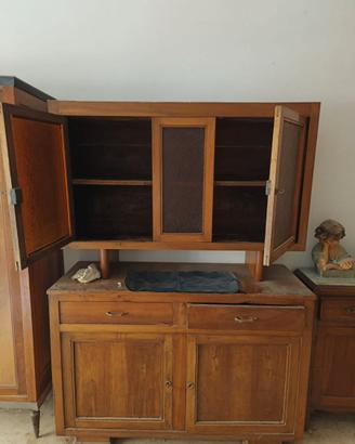 credenza antica in legno