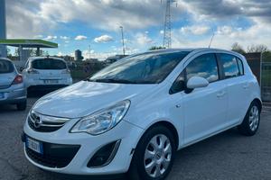 Opel corsa benzina/GPL anno 2014
