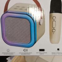 mini speaker karaoke bluetooth con microfono. 