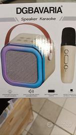mini speaker karaoke bluetooth con microfono. 