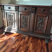 Credenza antica