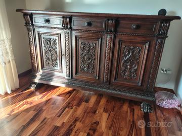 Credenza antica