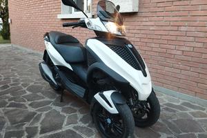piaggio MP3 300