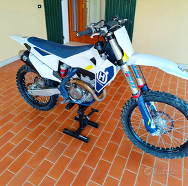 Husqvarna FC 250 4t 2022 ufficiale