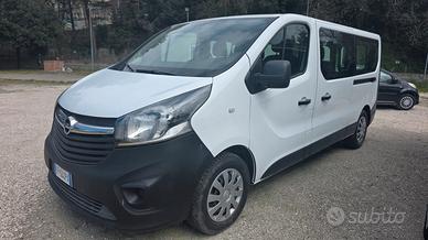 Opel Vivaro.  