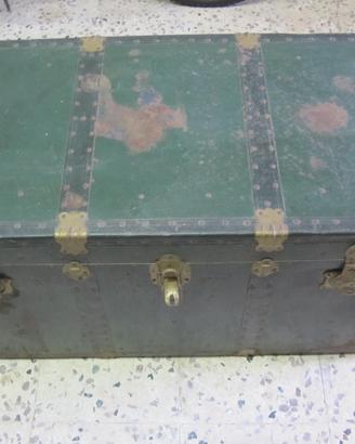 Baule antico da viaggio in legno e pelle verde