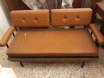 Divanetto vintage anni 70 finta pelle