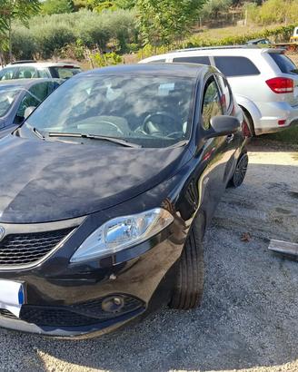 LANCIA YPSILON 19 BENZ/GPL SINISTRATA