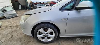OPEL ASTRA 2013 - PARAFANGO SINISTRO