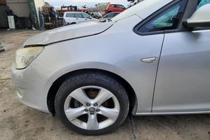 OPEL ASTRA 2013 - PARAFANGO SINISTRO
