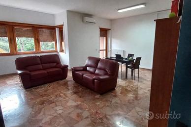 Stanza singola via Adolfo Ravà, Roma