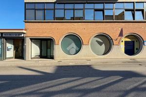 NEGOZIO A DESENZANO DEL GARDA