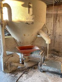 Molino miscelatore da 10 quintali