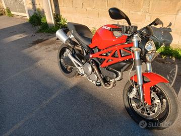 ducati monster 696