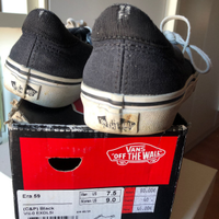Vans nere
