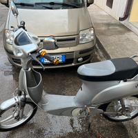 Motorino elettrico a pedale