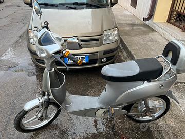 Motorino elettrico a pedale