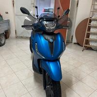 Piaggio Beverly 300 S 2025 -379 km pari al nuovo