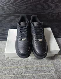 Nike Air Force 1 nere, taglia 40