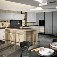 CUCINA CON PENISOLA+PIANO SNACK CON AMPIE COLONNE