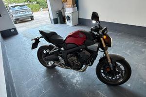 Honda CB650R E-Clutch 35kW (2024)
