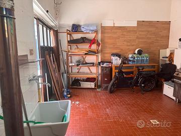 Magazzino/deposito con bagno Besana Brianza