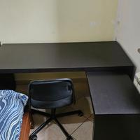 scrivania ikea con cassettiera