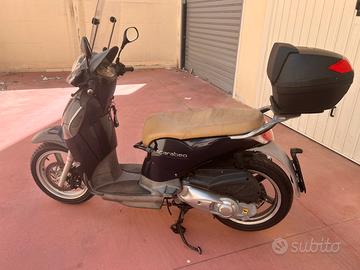 Aprilia Scarabeo 125 i.e lighth