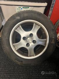 4 Gomme Invernali 195/65 R15 (con cerchi)