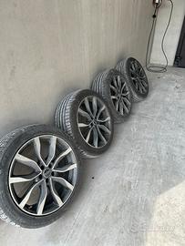 Cerchi 20 con gomme 245/45 r20