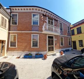 Casa di mq.230 con giardino