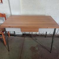 tavolo  da cucina e  sedie