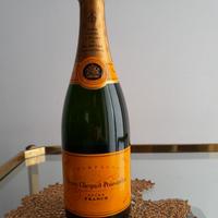 1 Franciacorta Saten e 3 Veuve Cliquot Yellow 2001